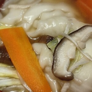 冷凍水餃子を使って☆野菜入りスープ餃子